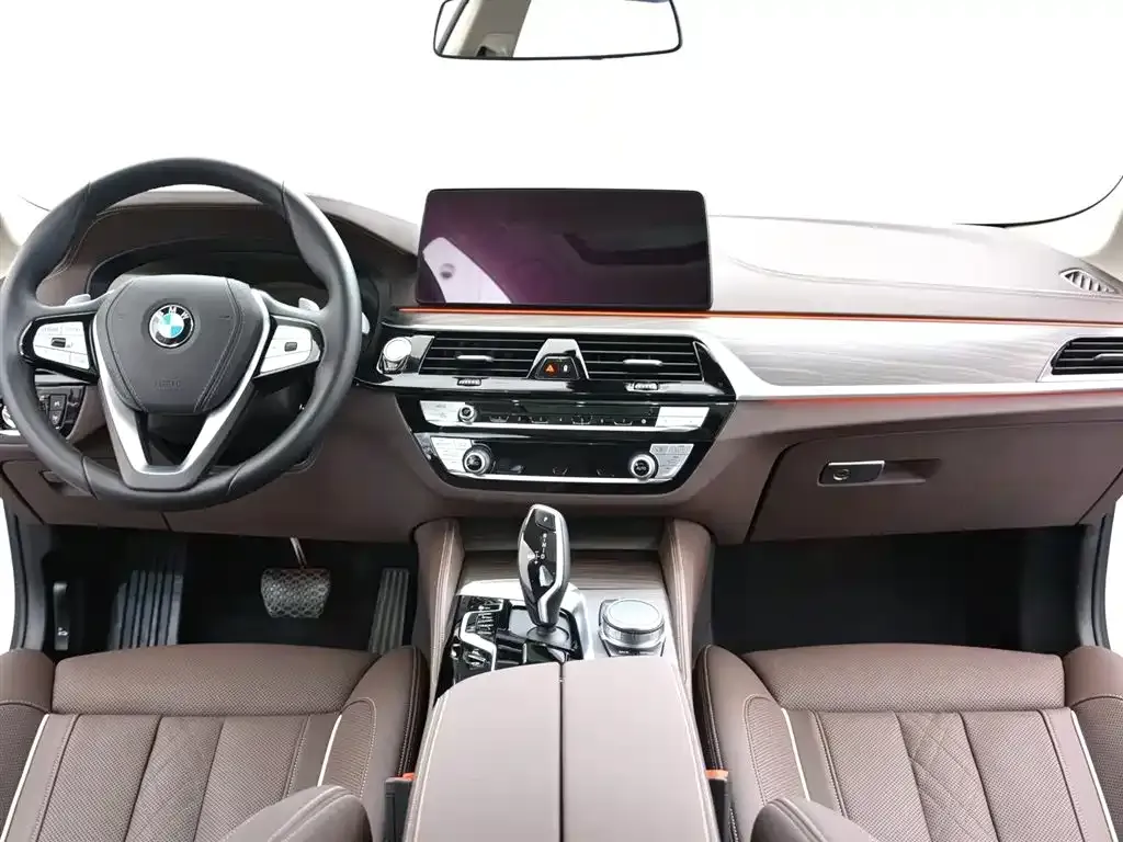 BMW 5 Series — фото 10