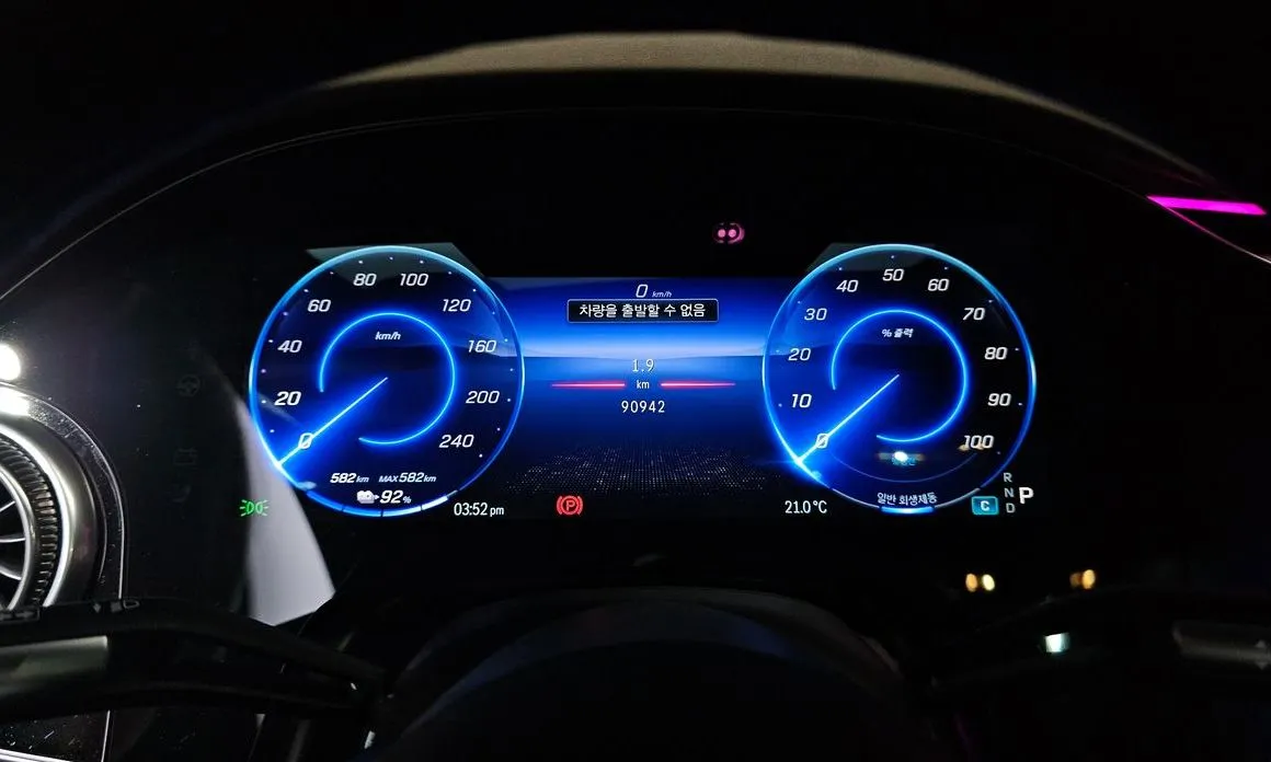 Mercedes-Benz EQS 2023 из KR, фото 2