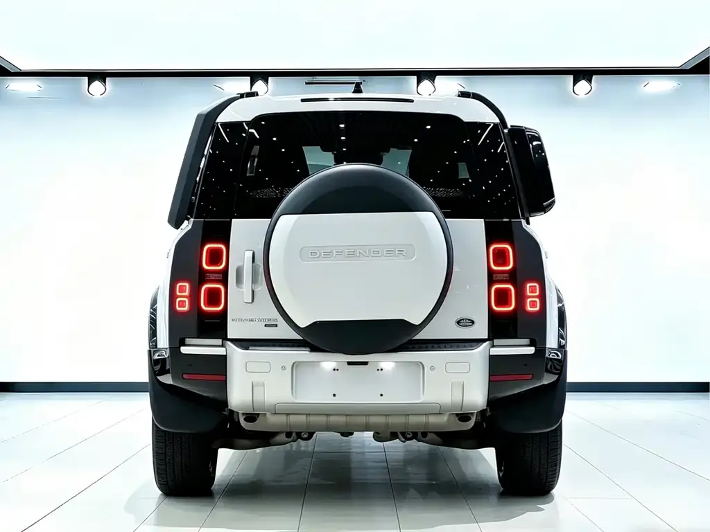 Land Rover Defender — фото 10