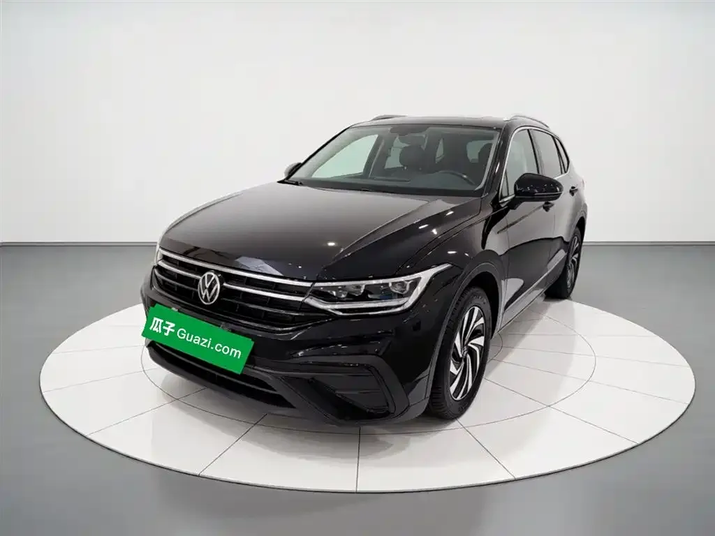 Volkswagen Tiguan L — фото 4