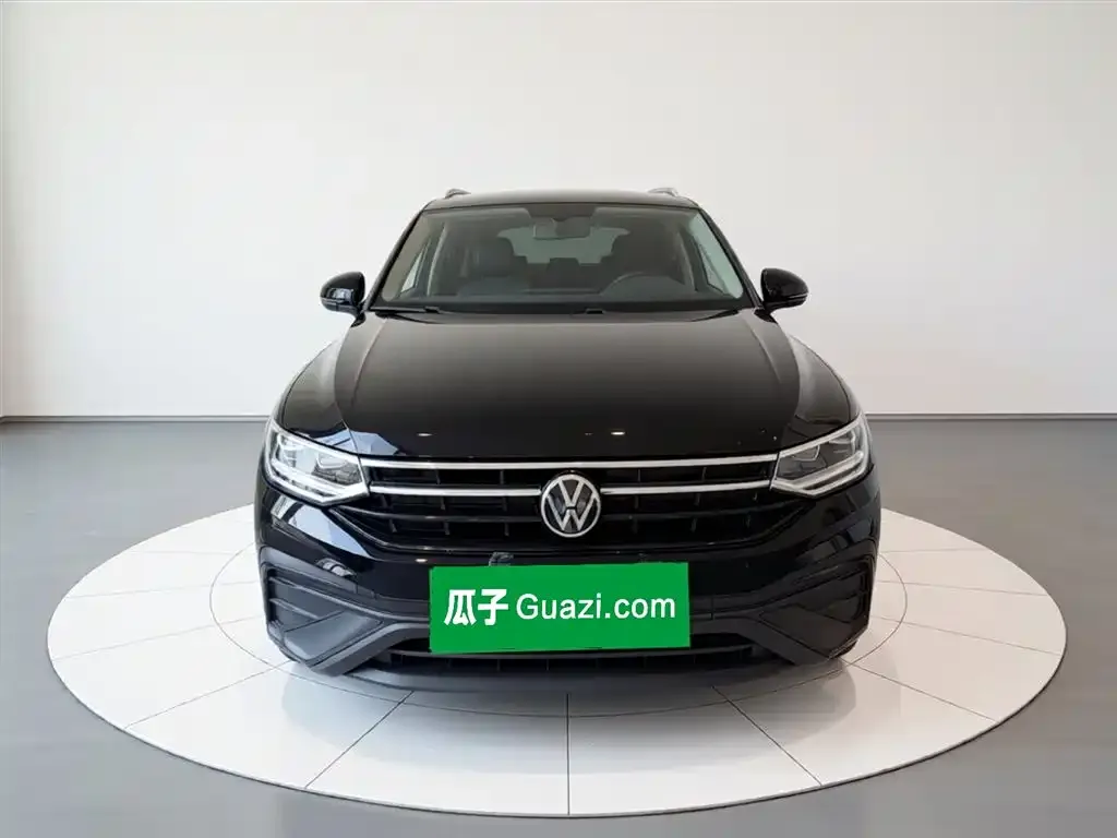 Volkswagen Tiguan L — фото 7