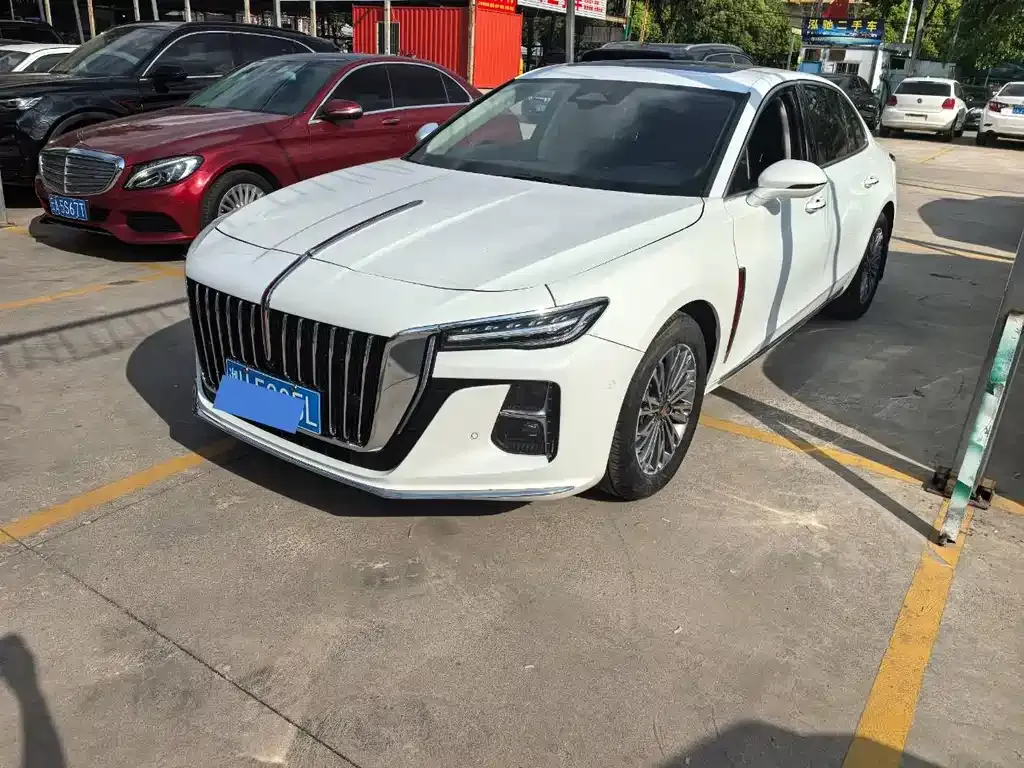 Hongqi H5 — фото 1