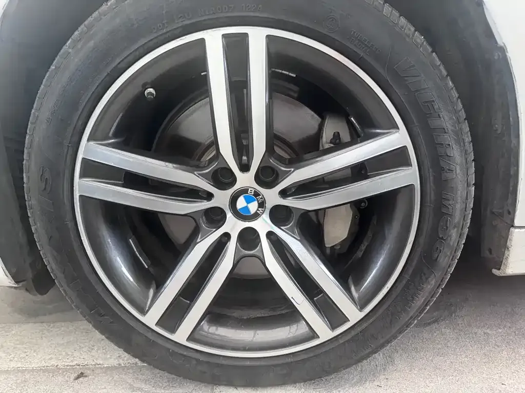 BMW 5 Series — фото 10