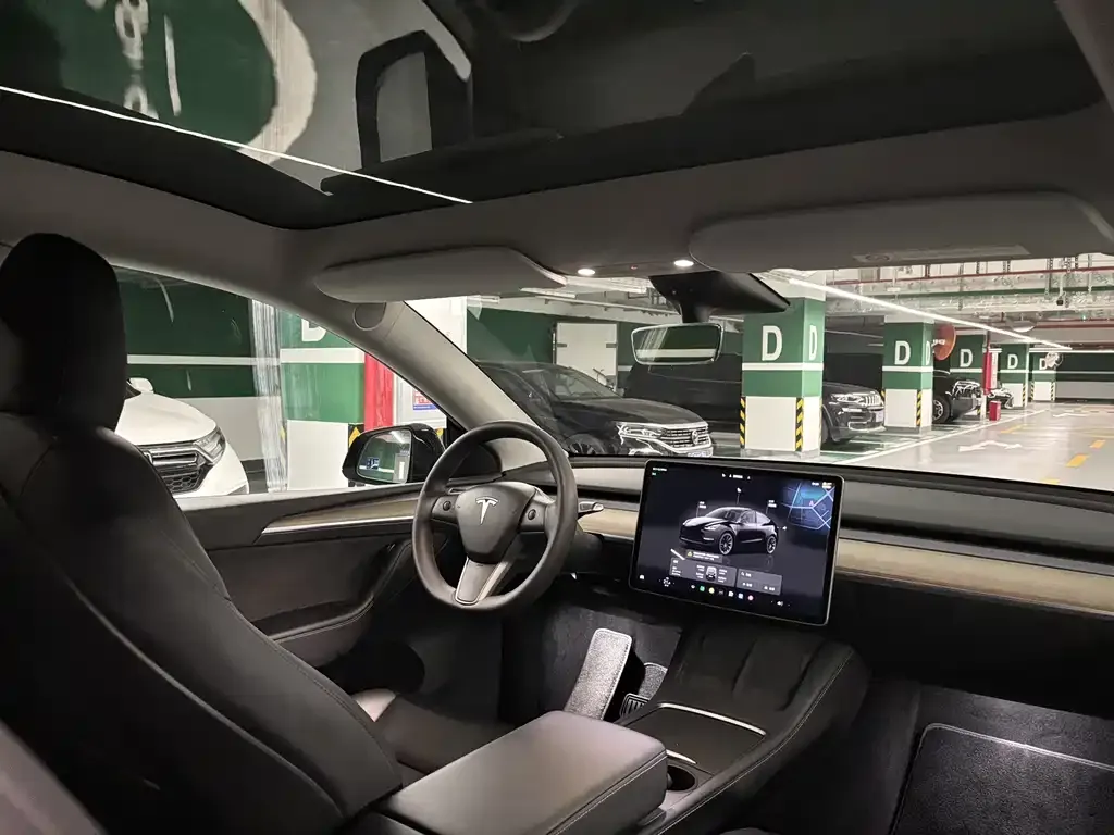 Tesla Model Y — фото 2