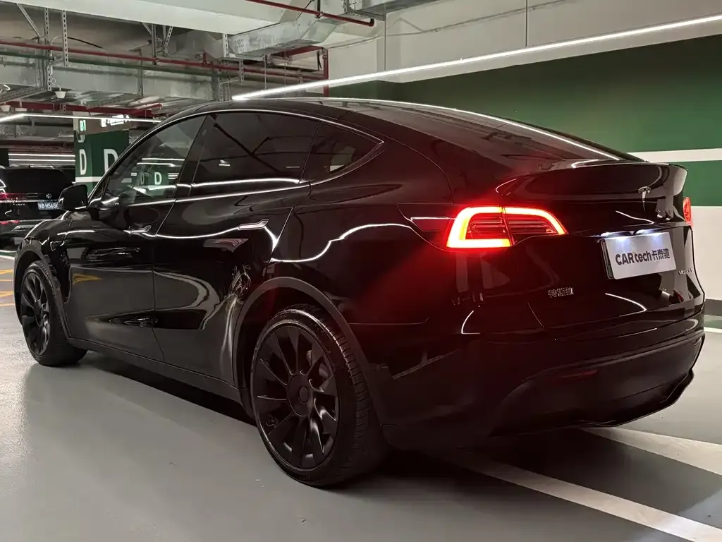 Tesla Model Y — фото 4