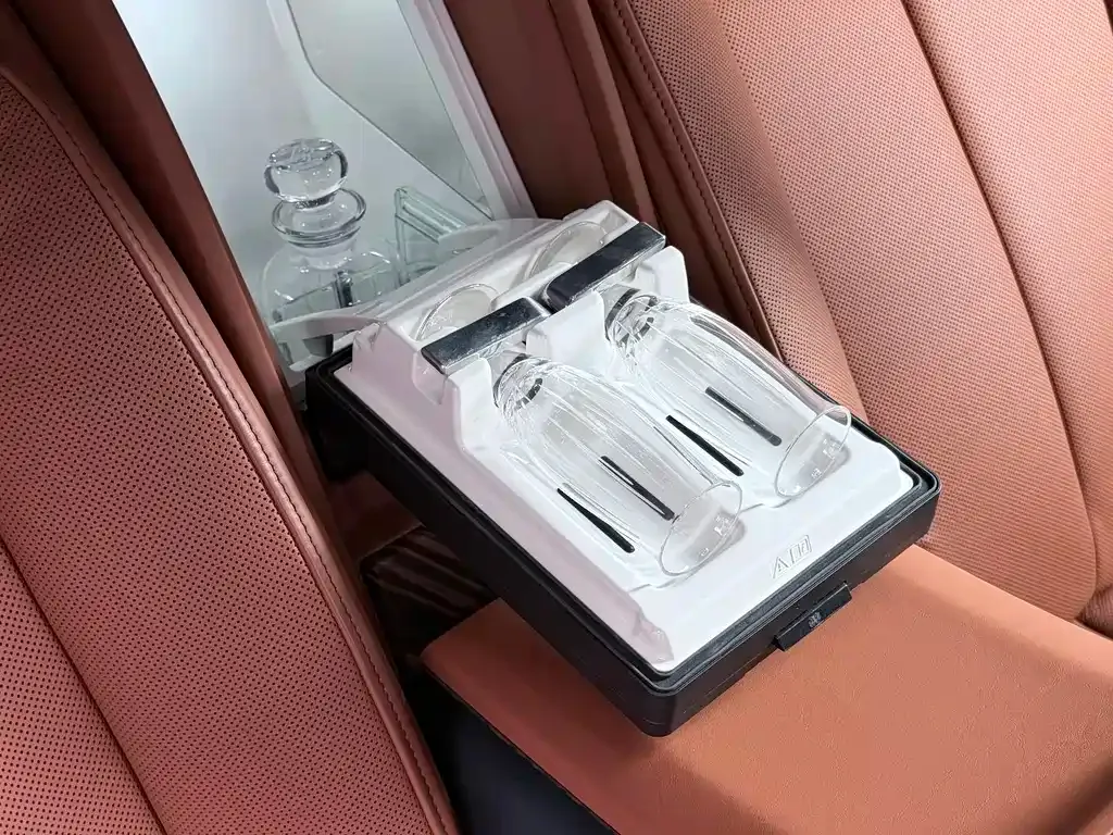 Rolls-Royce Cullinan 2021 из CN, фото 5