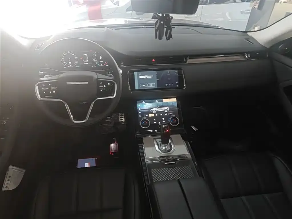 Land Rover Evoque 2023 из CN, фото 4