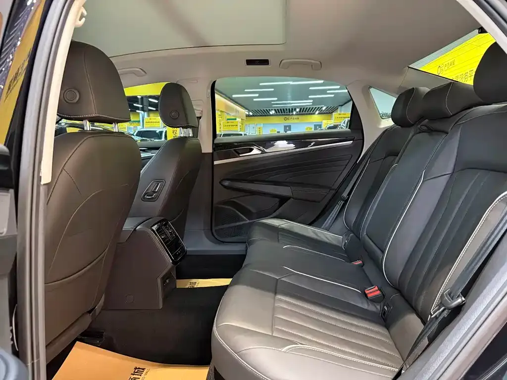 Volkswagen Passat — фото 4