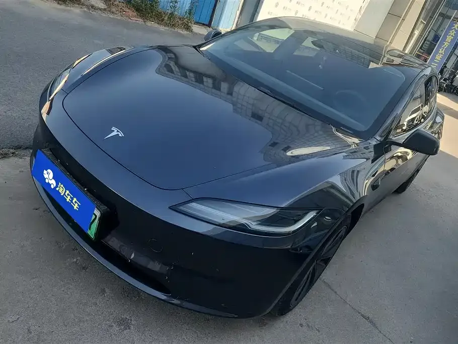 Tesla Model 3 — фото 1