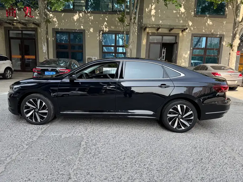 Volkswagen Passat — фото 5