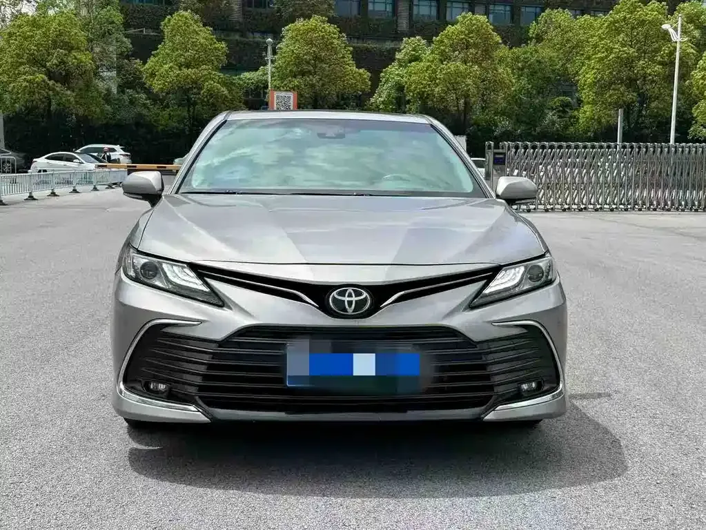 Toyota Camry — фото 3