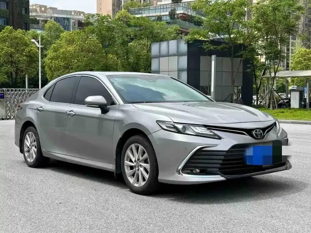 Toyota Camry — фото 6