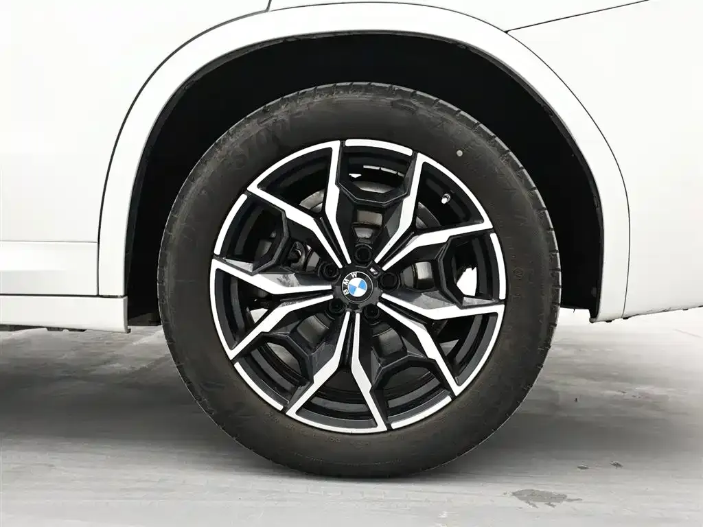 BMW X3 — фото 10