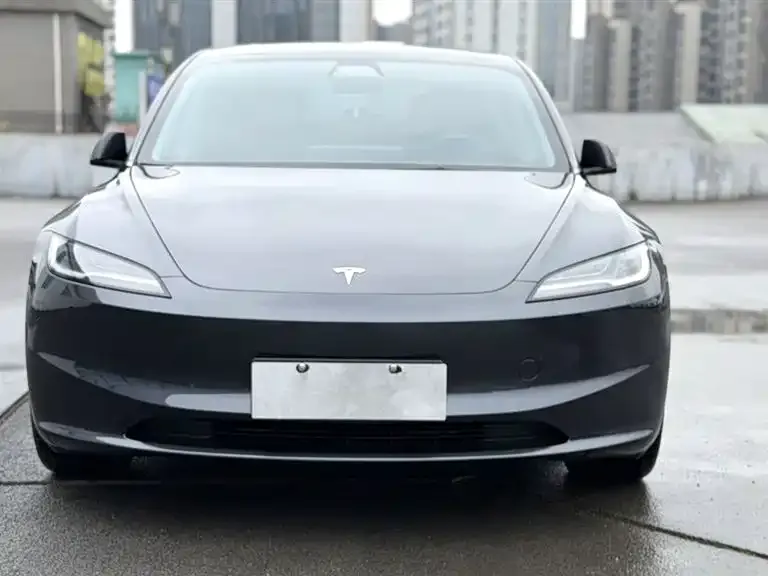 Tesla Model 3 — фото 2