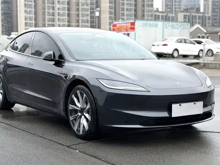 Tesla Model 3 — фото 8