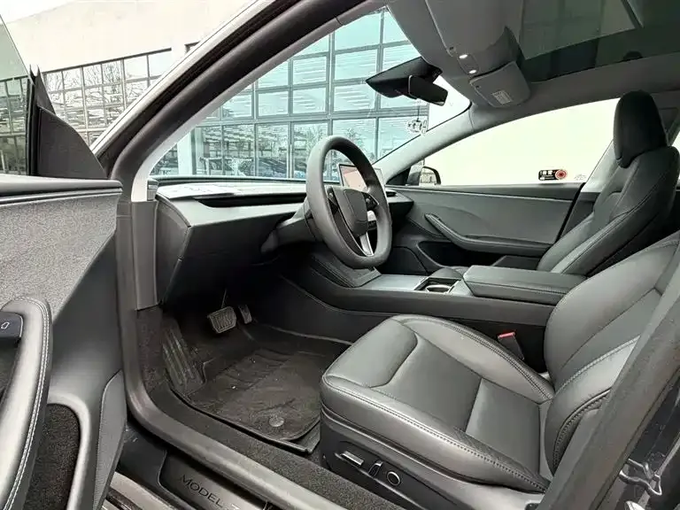 Tesla Model 3 — фото 5