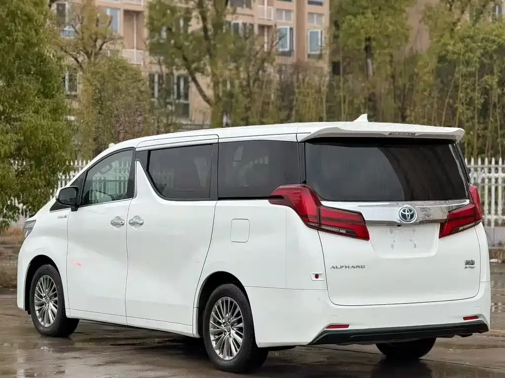 Toyota Alphard 2022 из CN, фото 5