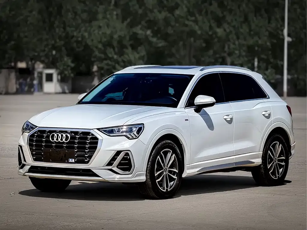 Audi Q3 — фото 1