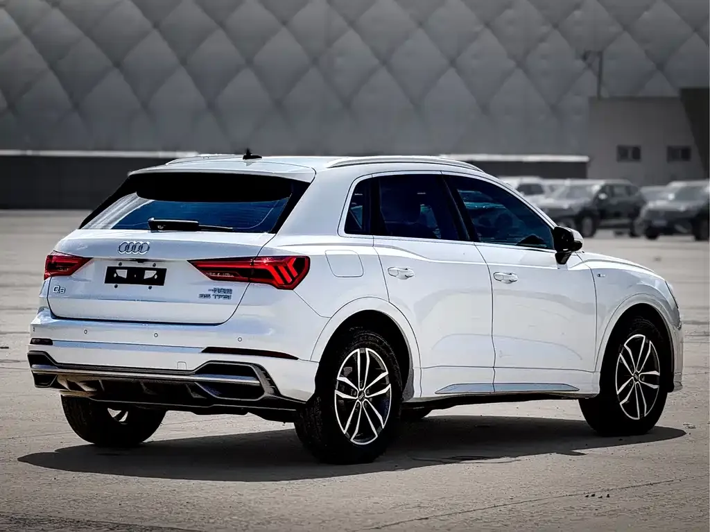 Audi Q3 — фото 8