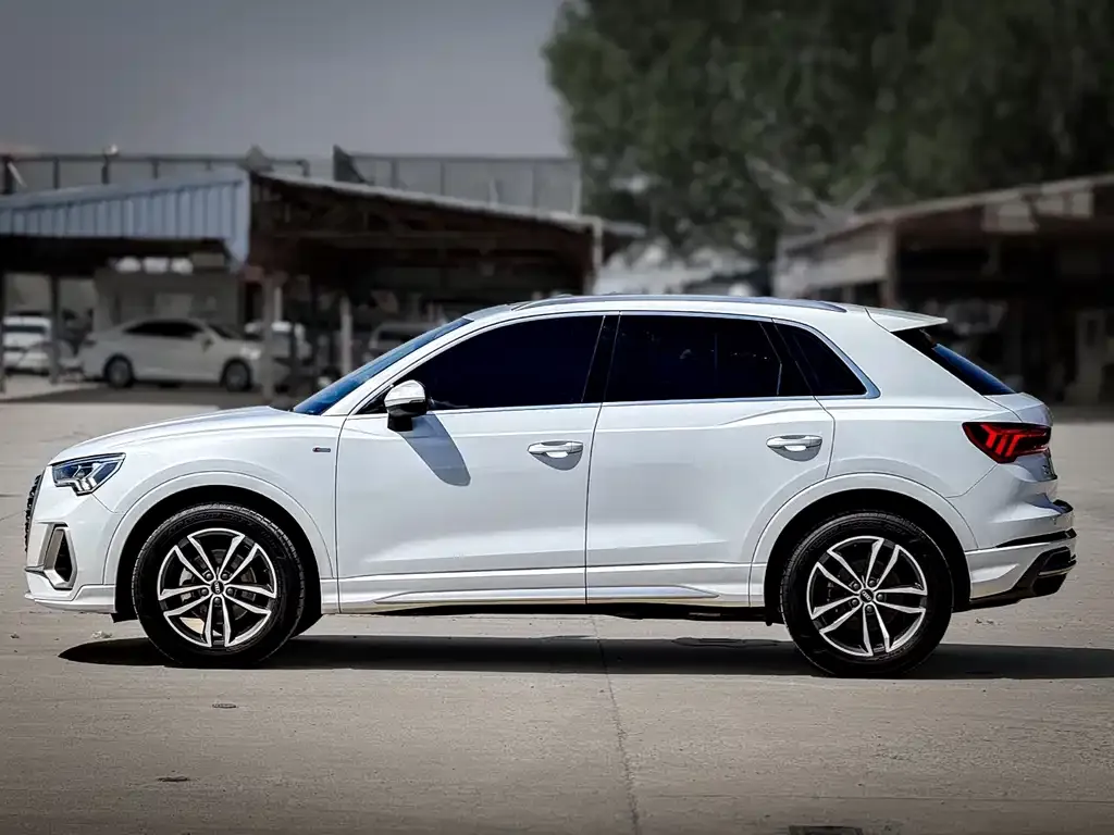 Audi Q3 — фото 10