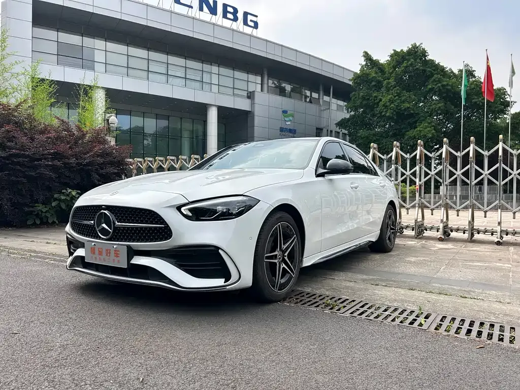 Mercedes-Benz C-Class — фото 1