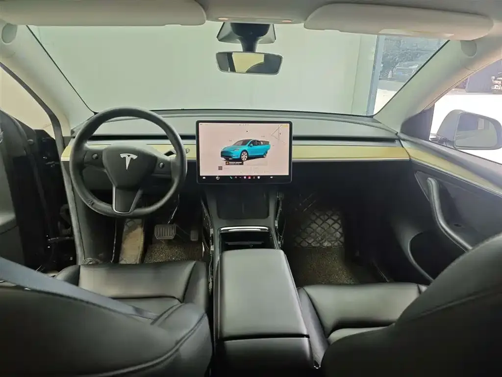 Tesla Model Y — фото 6