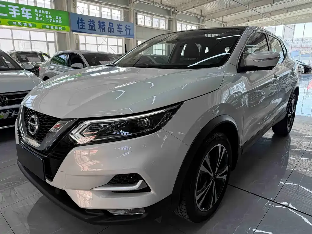 Nissan Qashqai — фото 1