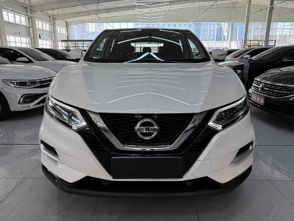 Nissan Qashqai — фото 9