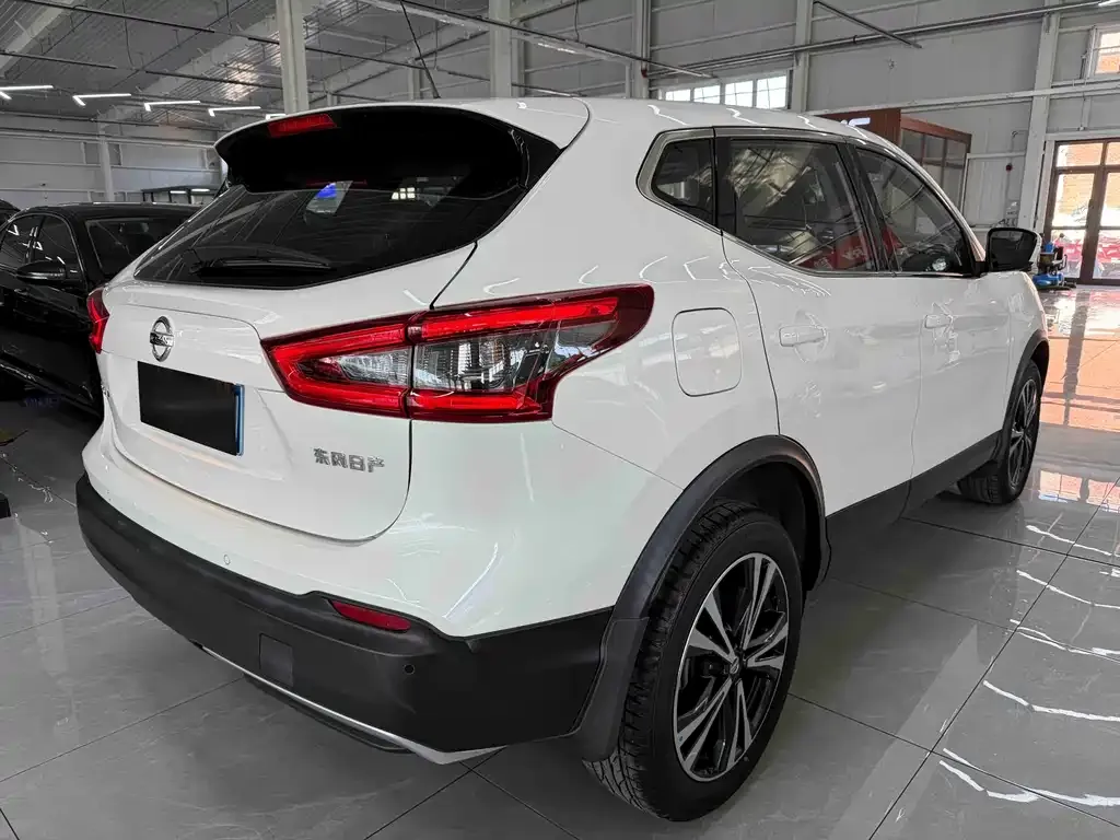 Nissan Qashqai — фото 6