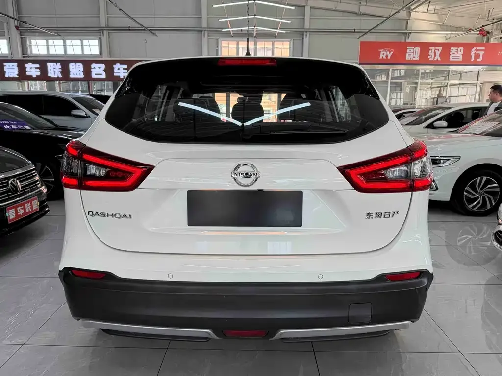 Nissan Qashqai — фото 5