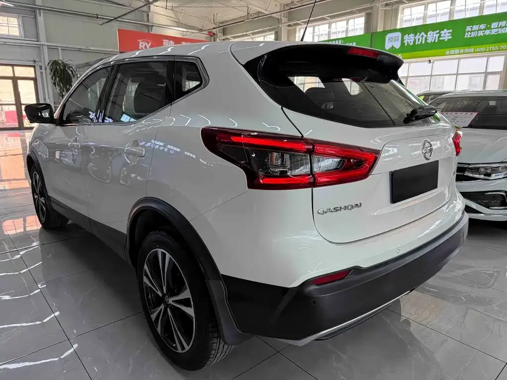 Nissan Qashqai — фото 10