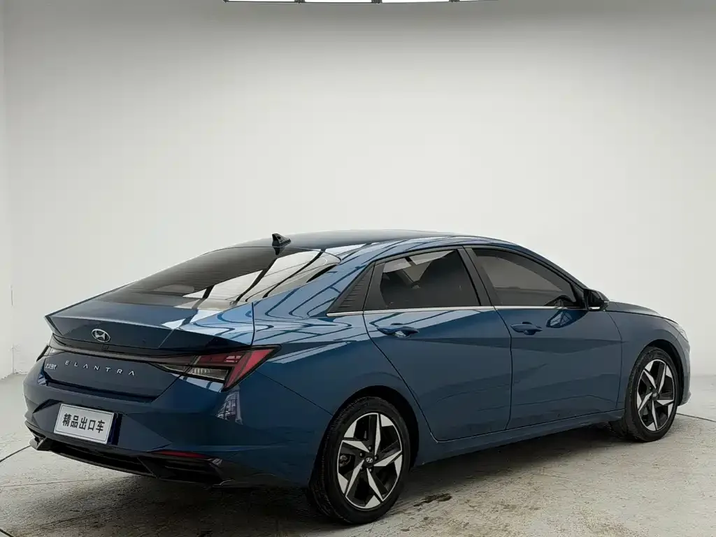 Hyundai Elantra — фото 4