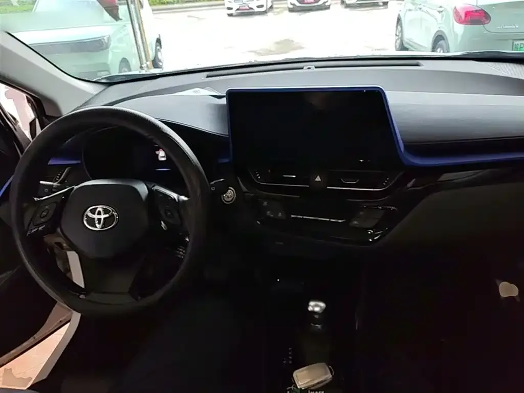 Toyota C-HR 2023 из CN, фото 2