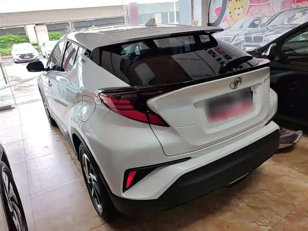 Toyota C-HR 2023 из CN, фото 7