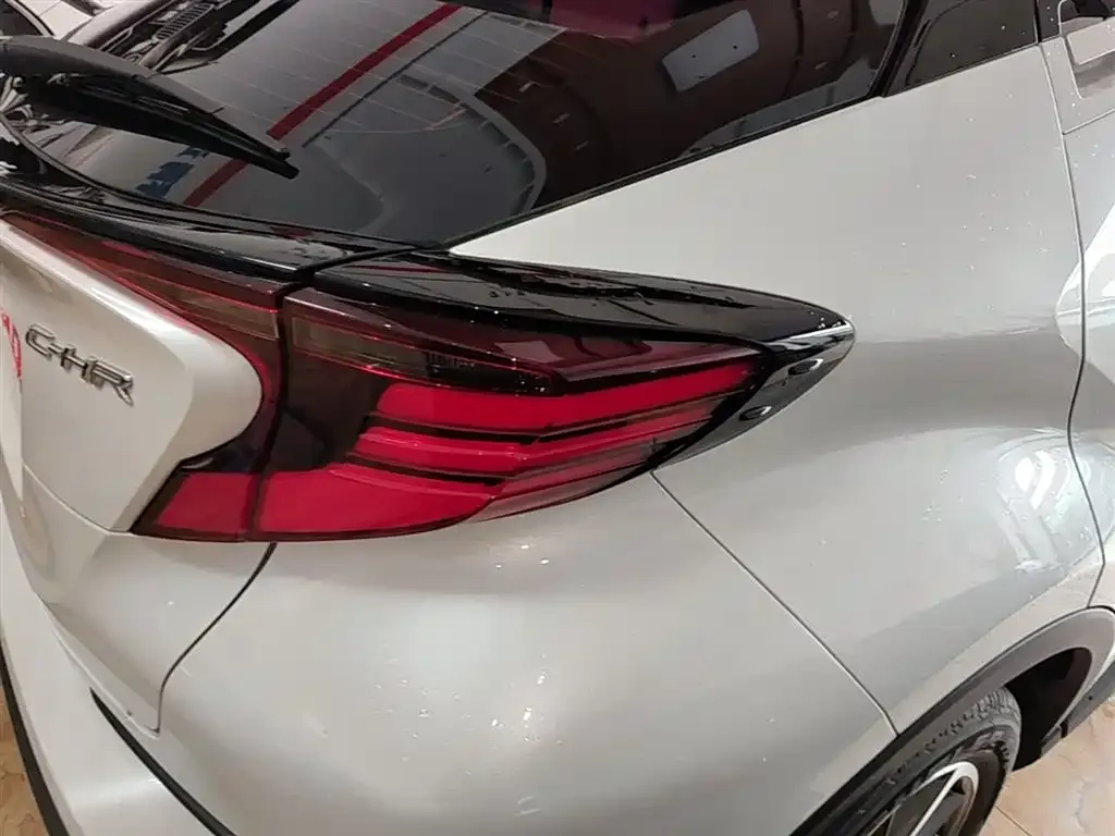 Toyota C-HR 2023 из CN, фото 4