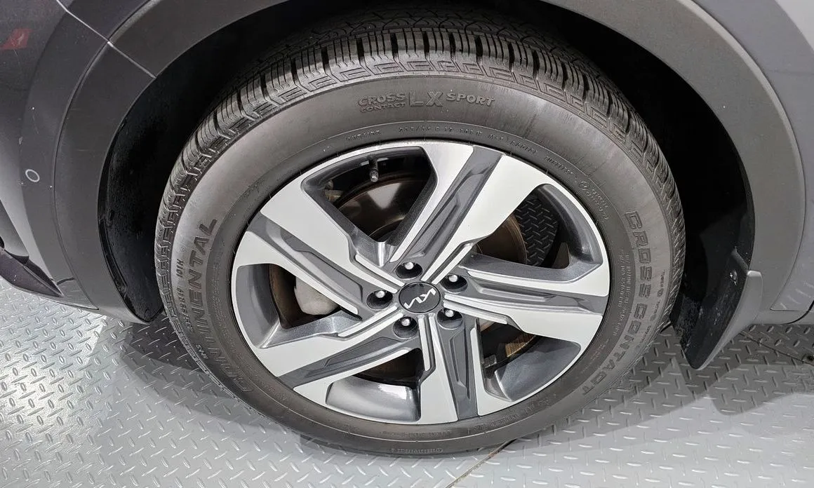 Kia Sorento — фото 8