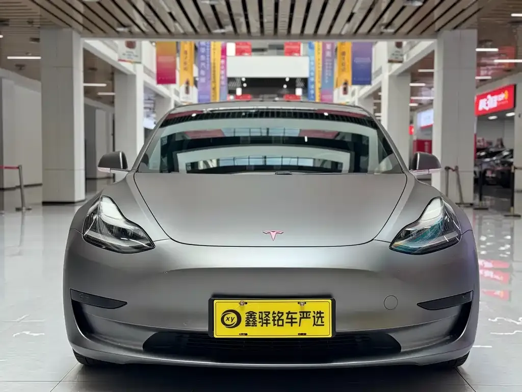 Tesla Model 3 — фото 4