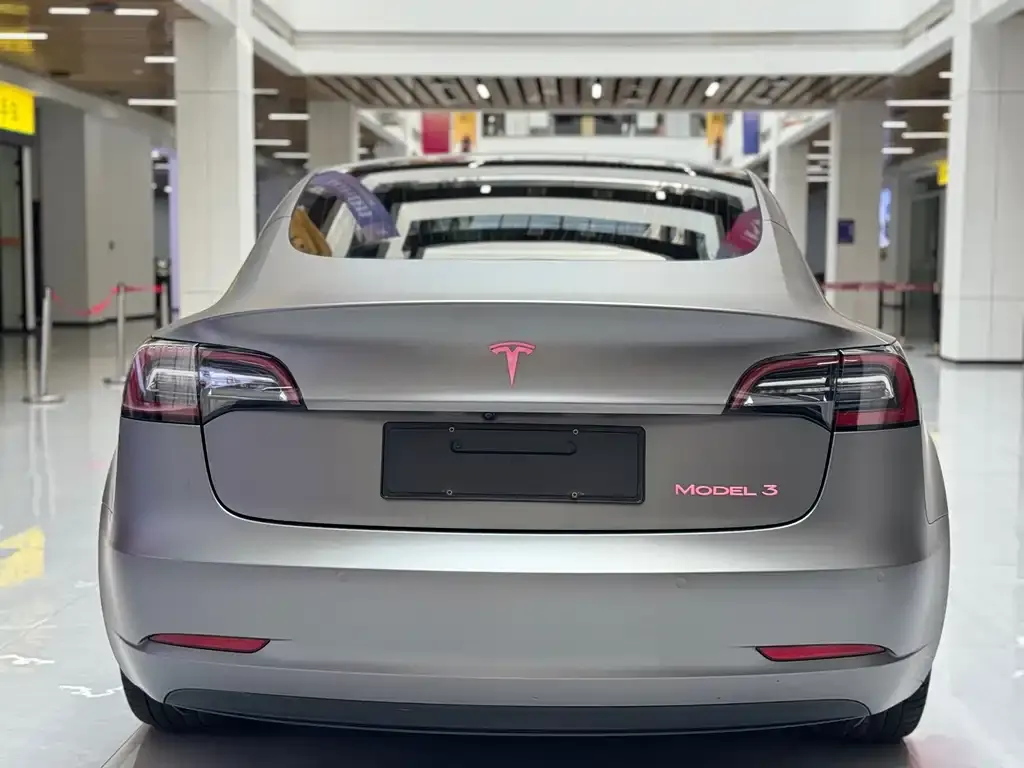 Tesla Model 3 — фото 2