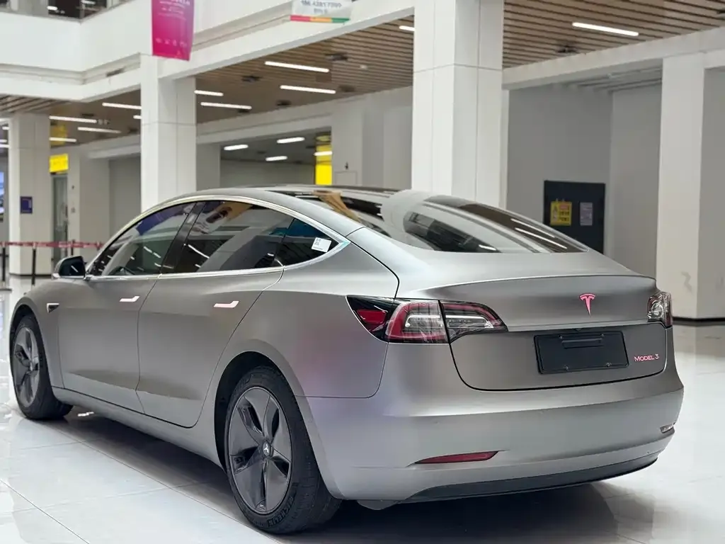 Tesla Model 3 — фото 3