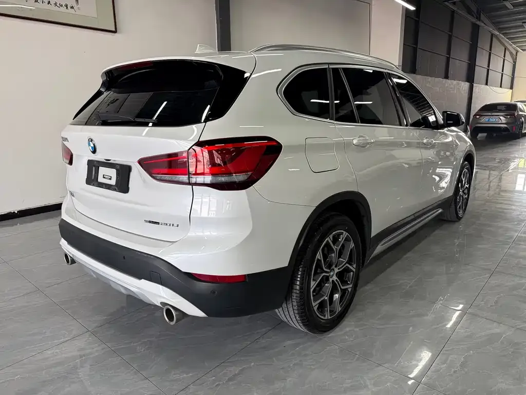 BMW X1 — фото 9