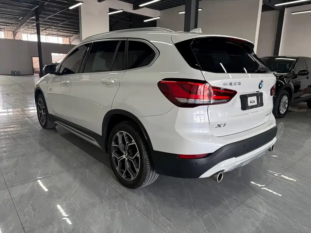 BMW X1 — фото 5