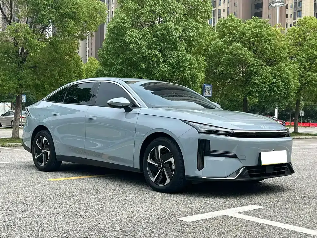Geely Galaxy L6 — фото 9