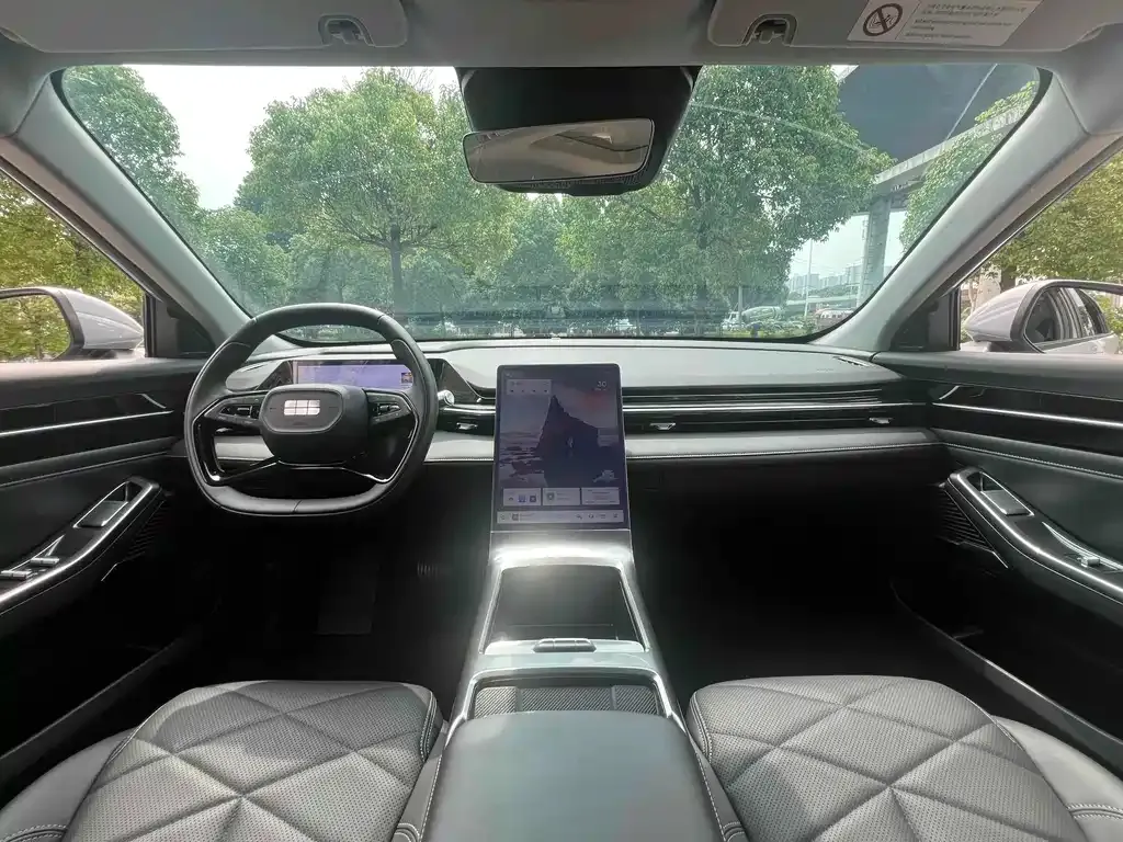 Geely Galaxy L6 — фото 10
