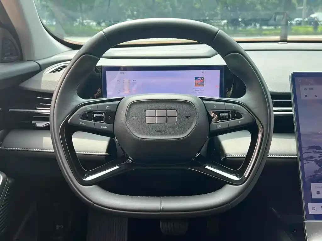 Geely Galaxy L6 — фото 7