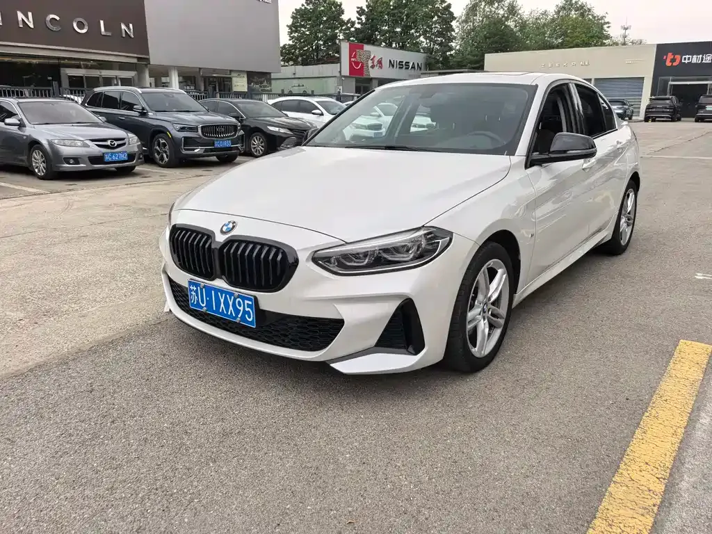 BMW 1 Series — фото 1