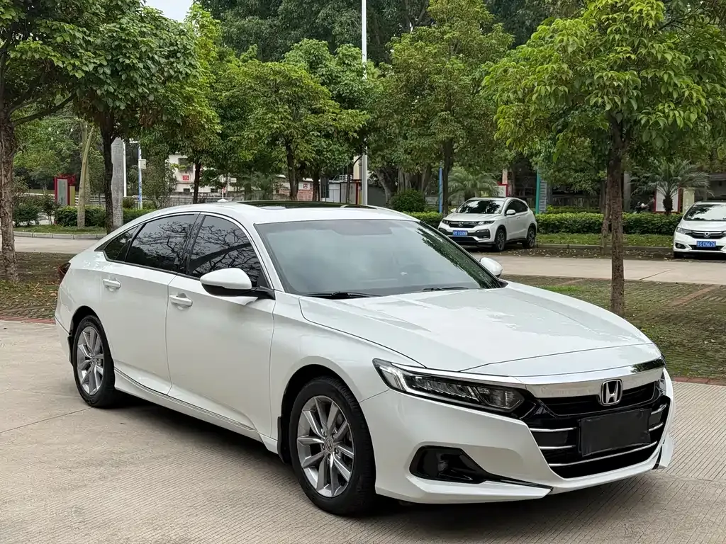 Honda Accord — фото 7