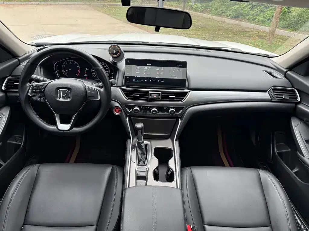 Honda Accord — фото 9