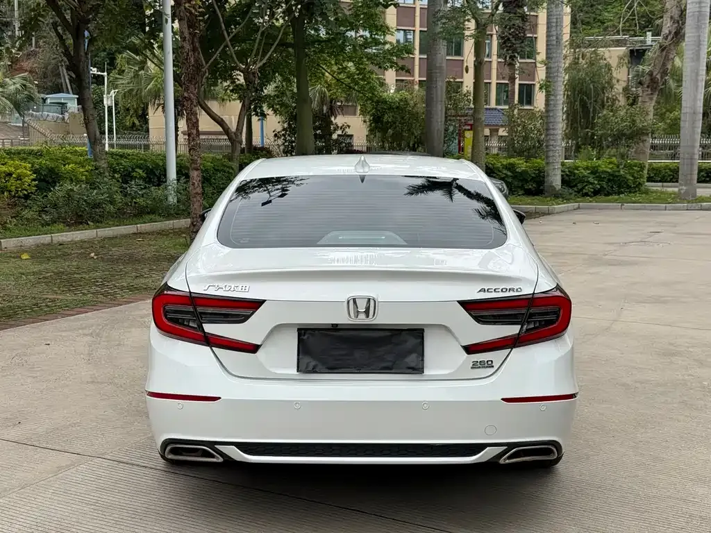Honda Accord — фото 8