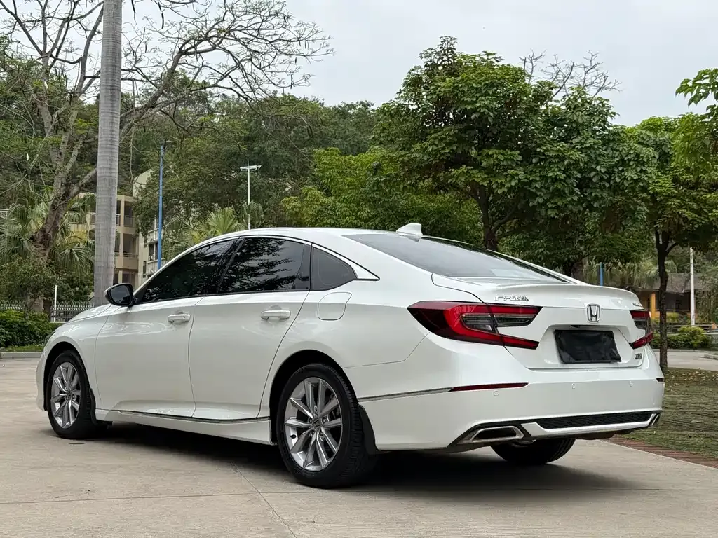 Honda Accord — фото 5