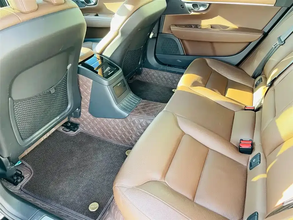 Volvo S90 PHEV 2021 из CN, фото 3